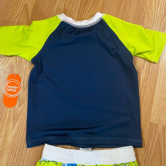 Toddler Boys Blue & Neon green Shark Rash
Guard & Swim Trunks Set size 2T - Picture 8 of 11